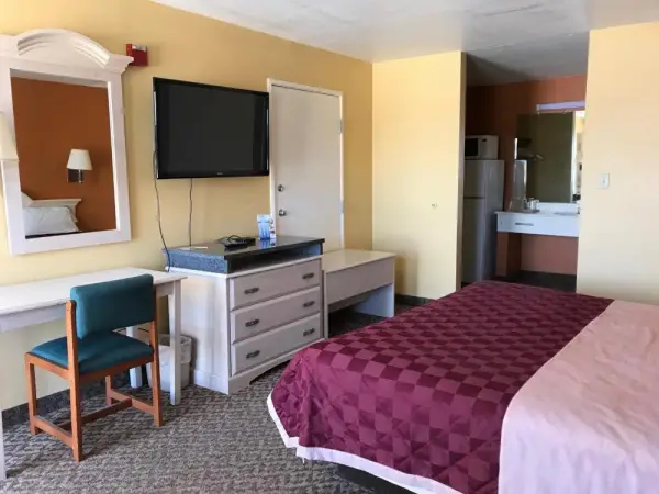 Heights Inn 6